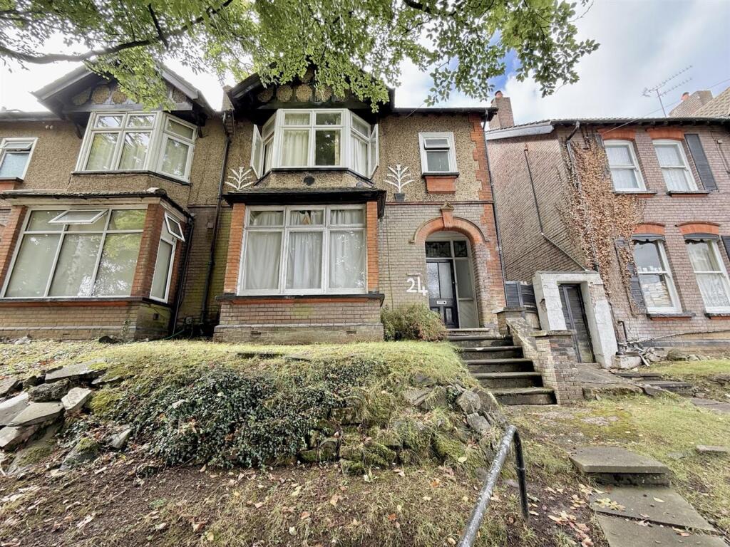 Main image of property: London Road, Luton, LU1 3UQ