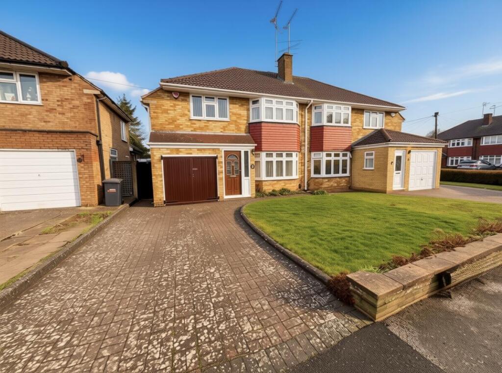 Main image of property: Ravenbank Road, Luton, LU2 8EJ