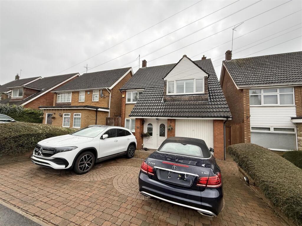Main image of property: Fairford Avenue, Luton
