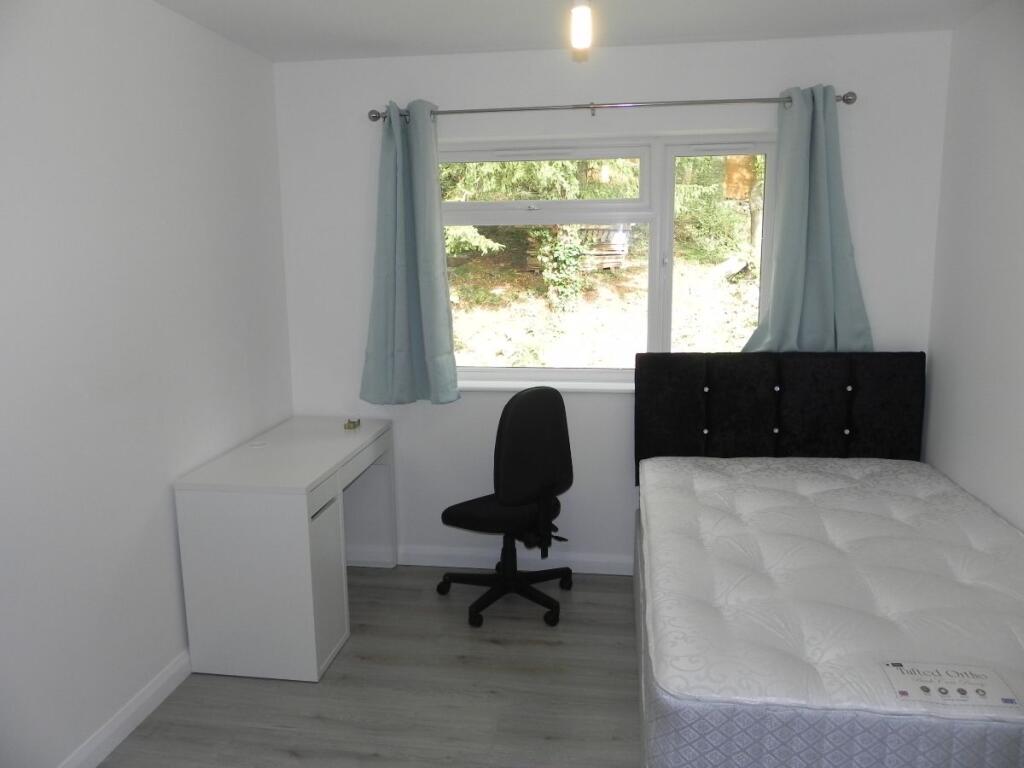 Main image of property: Ensuite room - Guildford Park Avenue, GU27NN