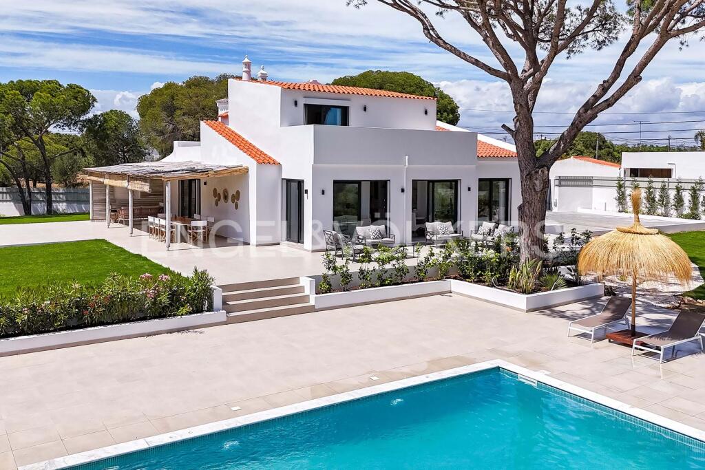 Main image of property: Algarve, Almancil