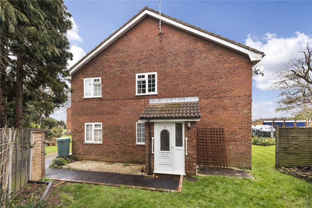 2 bedroom apartment for sale in Signal Court, Station Road, Lingfield