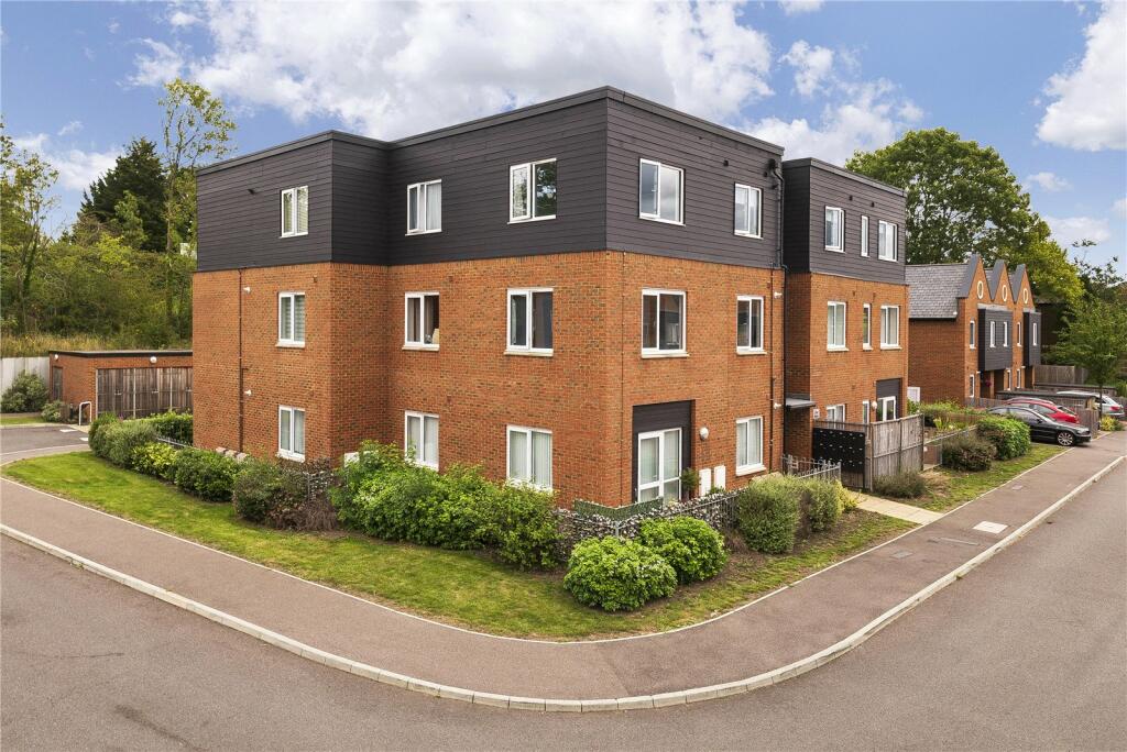 Main image of property: Litho House, Caxton Close, Edenbridge, Kent, TN8