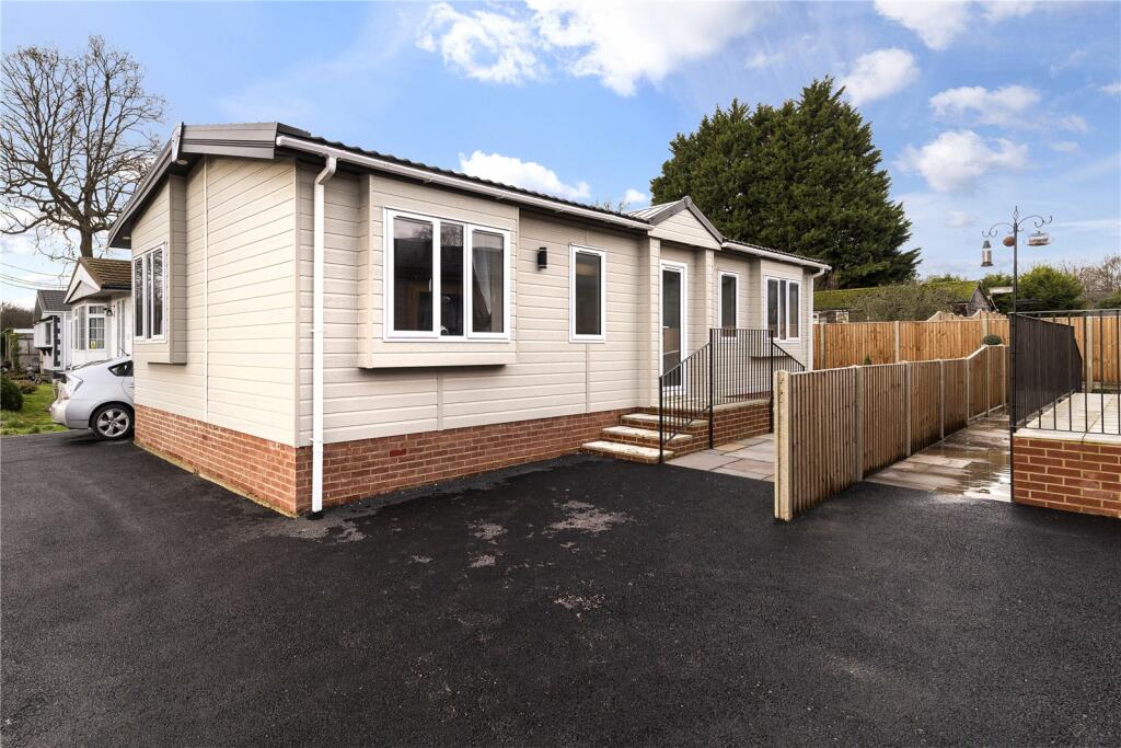 2 bedroom bungalow for sale in St Brelades, Crouch House Road