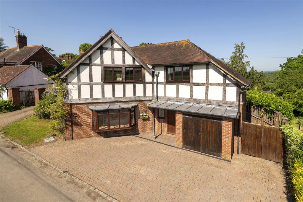 4 bedroom semidetached house for sale in Blackmoor End, Roodlands Lane