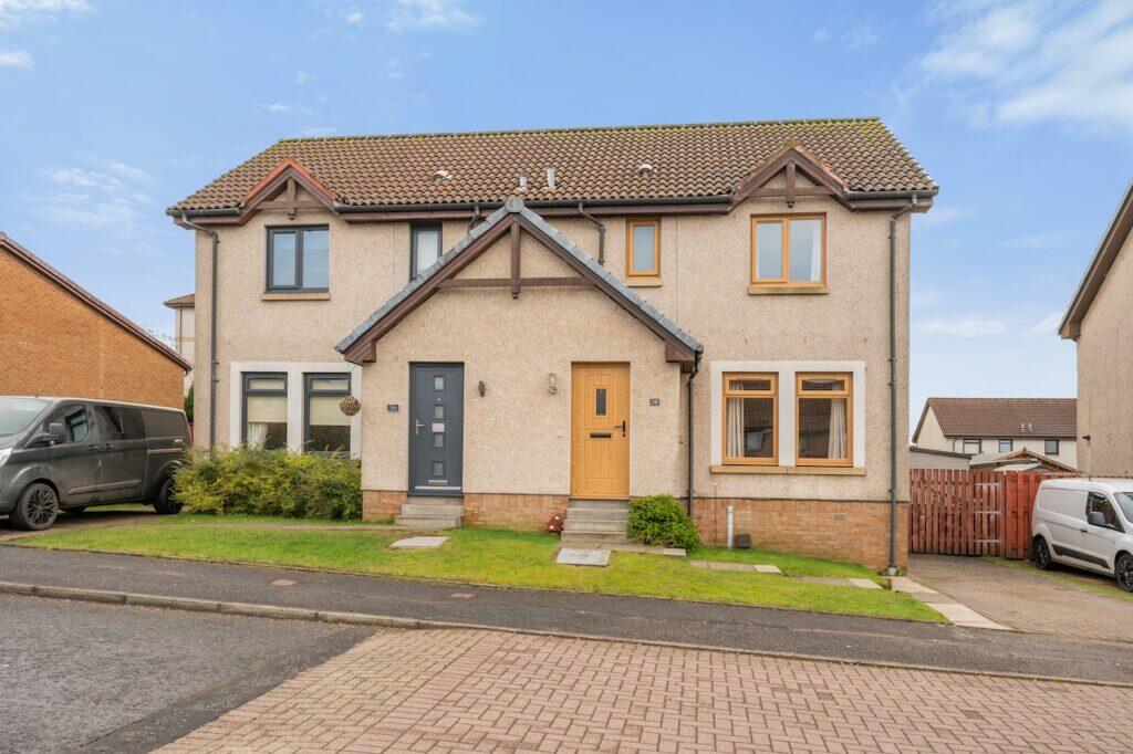3 bedroom semidetached house for sale in Glen Luss Gardens