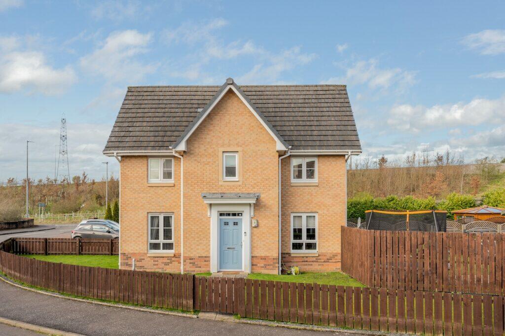 3 bedroom terraced house for sale in Craigcrest Place, Cumbernauld, G67
