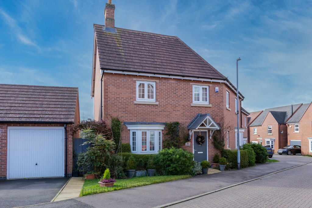 4 bedroom detached house for sale in Ploughed Way, Kibworth, Leicester