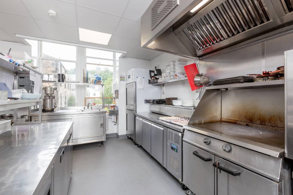 10 bedroom hotel for sale in Victoria Square, Stirling, Stirlingshire, FK8