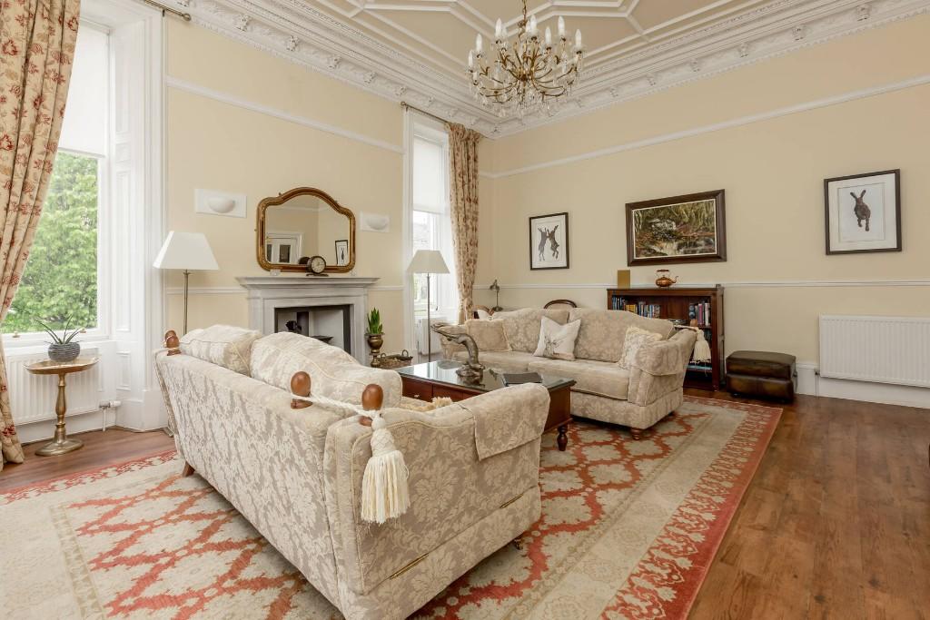 10 bedroom hotel for sale in Victoria Square, Stirling, Stirlingshire, FK8