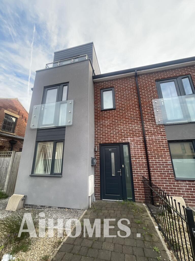 Main image of property: 44 Moss Lane Weat, Manchester, 