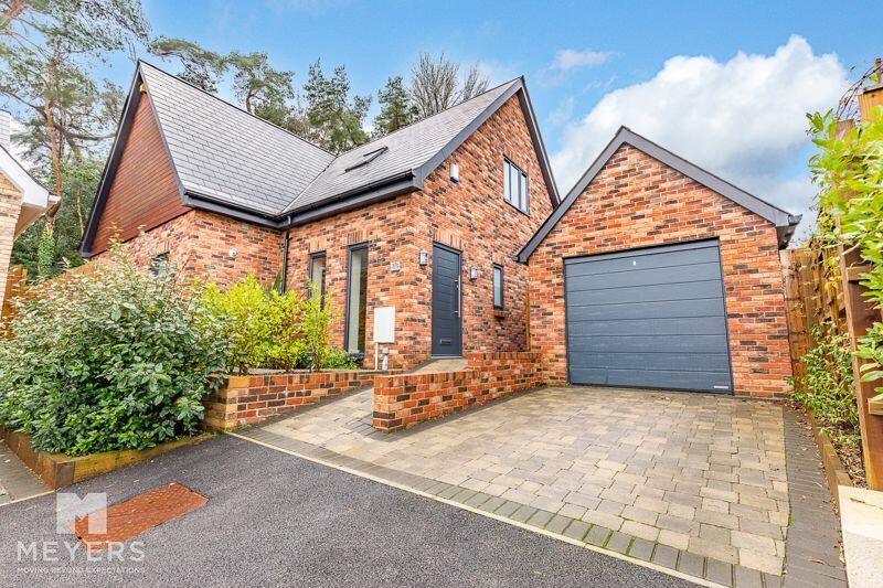 4 bedroom detached house for sale in Abbotsbury Road, Broadstone, BH18