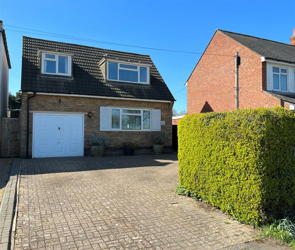 4 bedroom detached house for sale in Leicester Road, Quorn