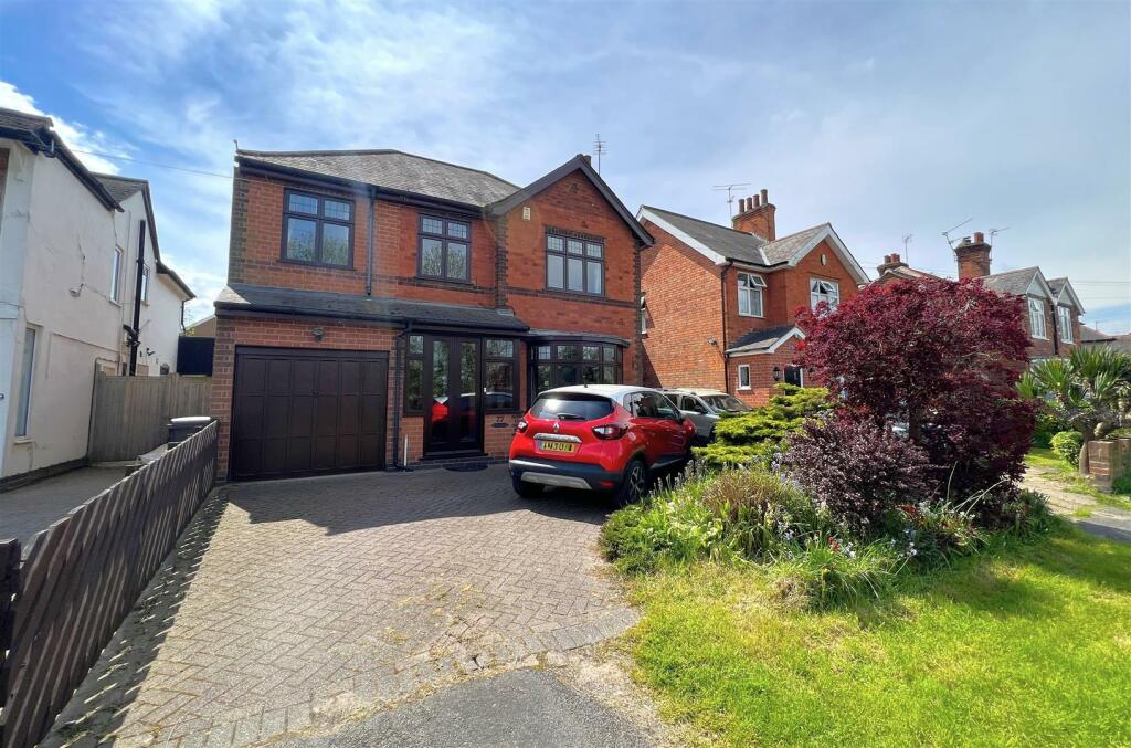 5 bedroom detached house for sale in Leicester Road, Quorn