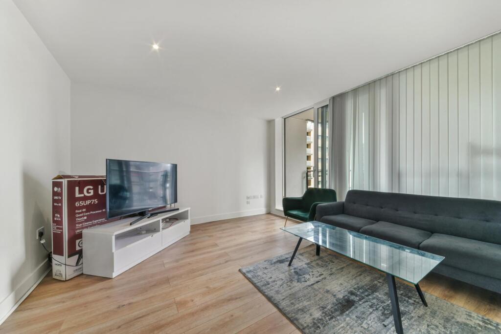 Main image of property: Ebb Court, Royal Quay