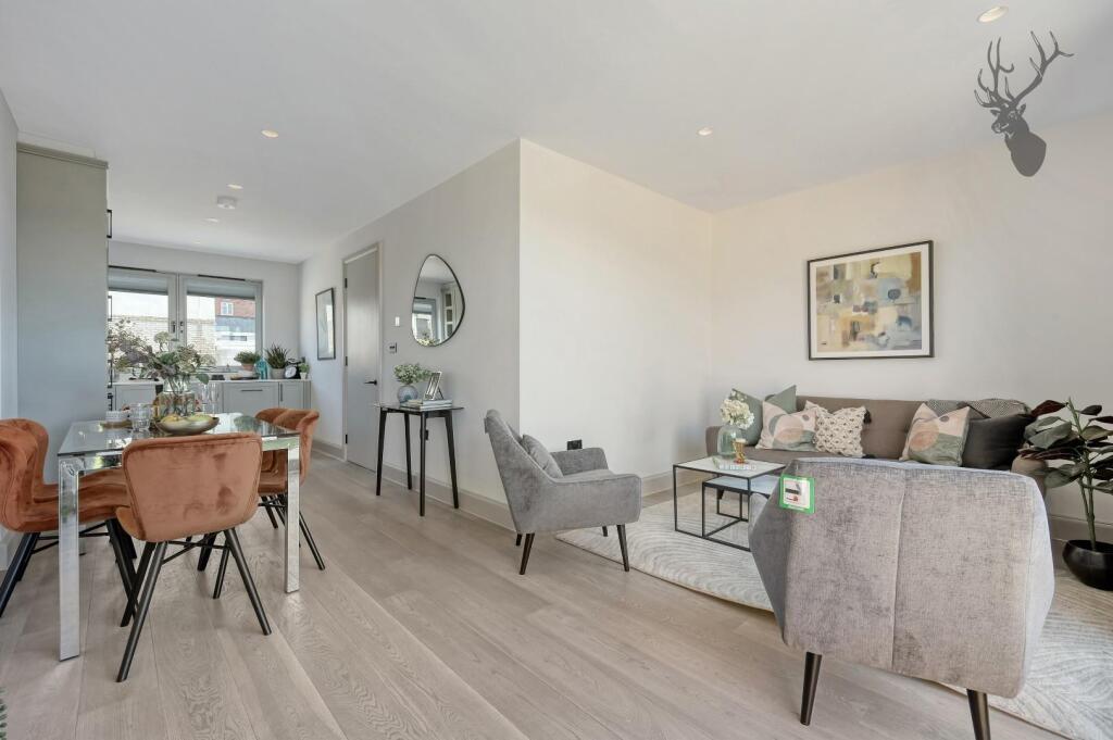 Additional property image - The Bramlings, Epping