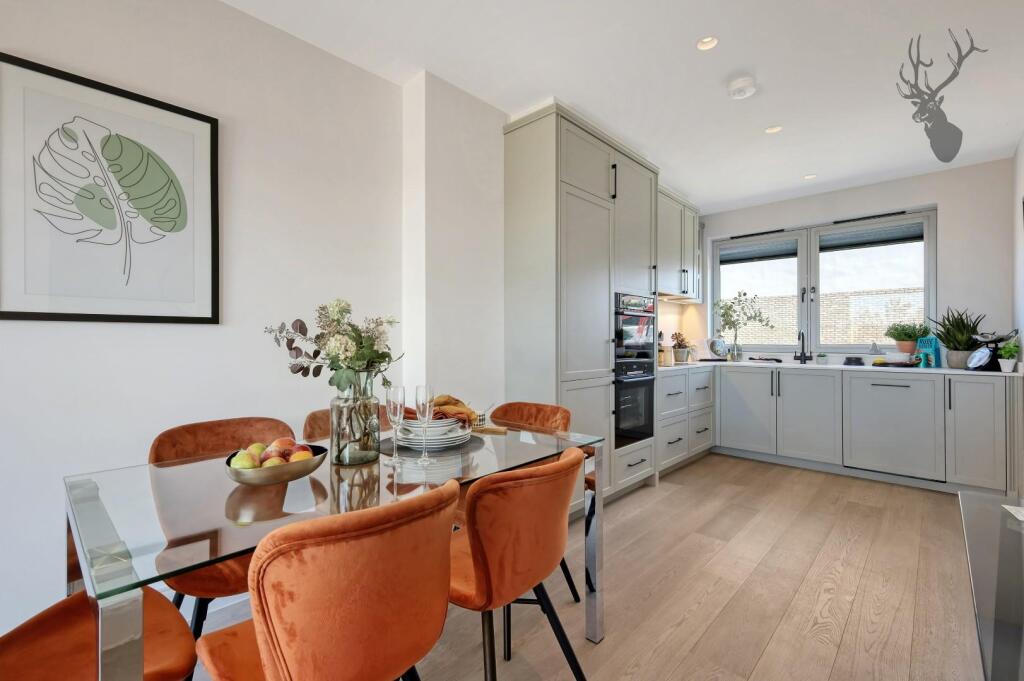 Additional property image - The Bramlings, Epping