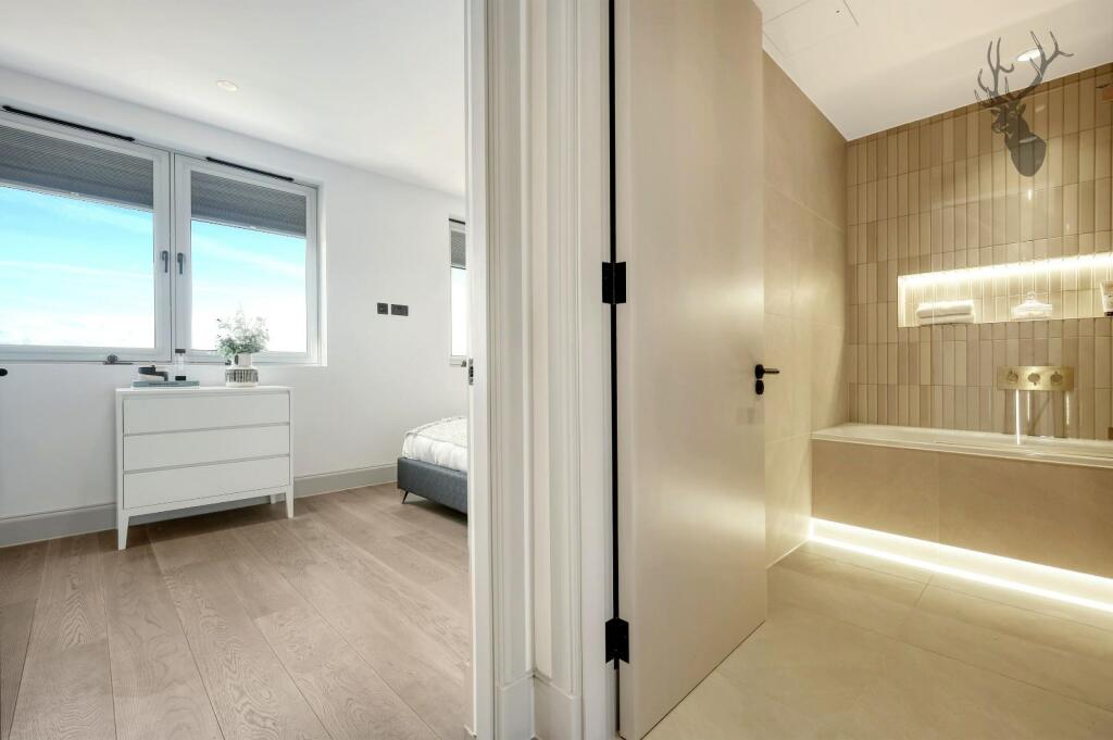 Additional property image - The Bramlings, Epping