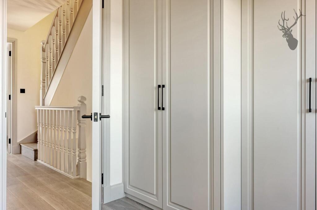 Additional property image - The Bramlings, Epping