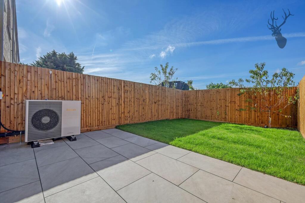 Additional property image - The Bramlings, Epping