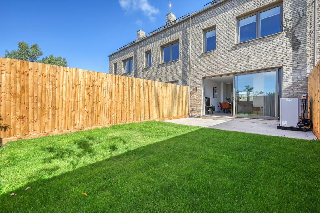 Additional property image - The Bramlings, Epping