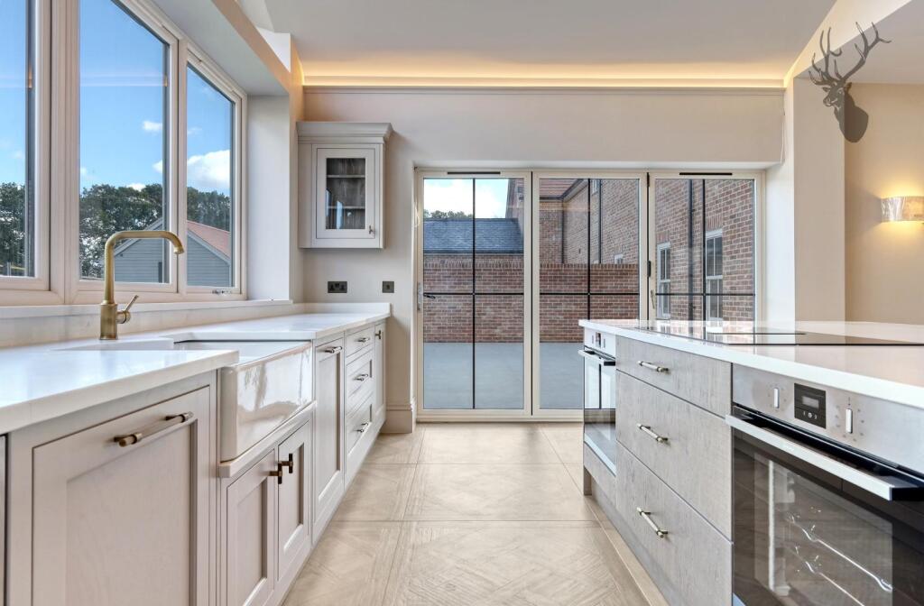 Additional property image - Colmar Mews, South Weald