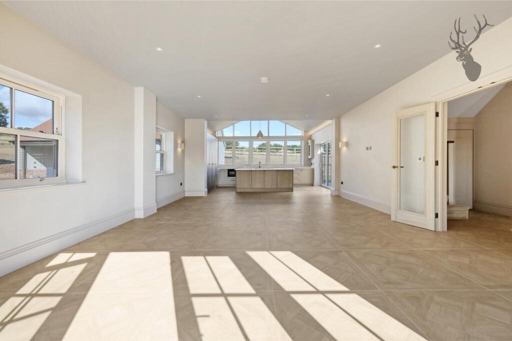 Additional property image - Colmar Mews, South Weald