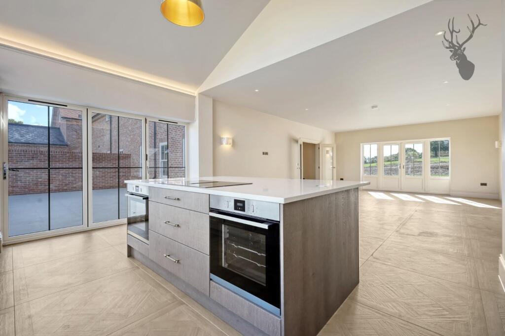 Additional property image - Colmar Mews, South Weald