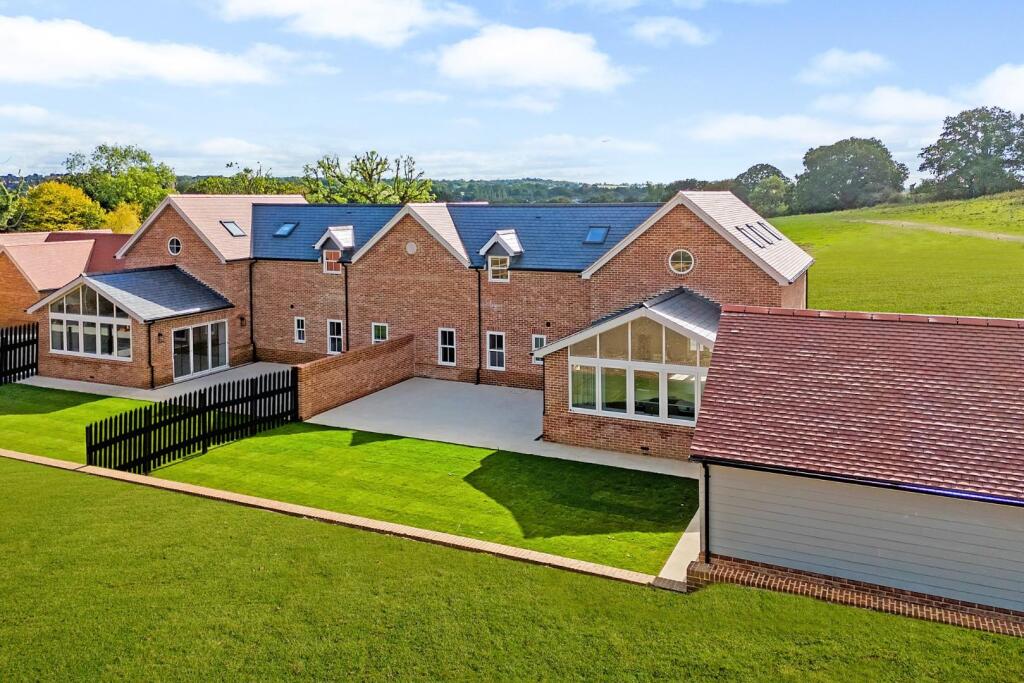 Additional property image - Colmar Mews, South Weald