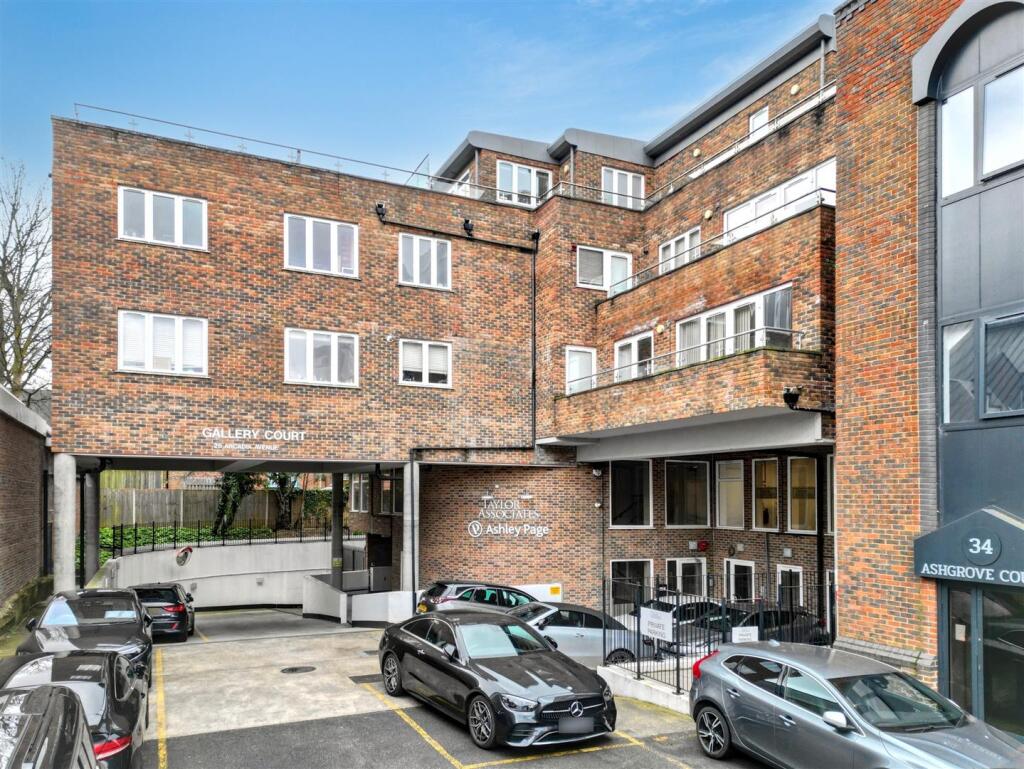 Main image of property: Arcadia Avenue, Finchley Central, N3