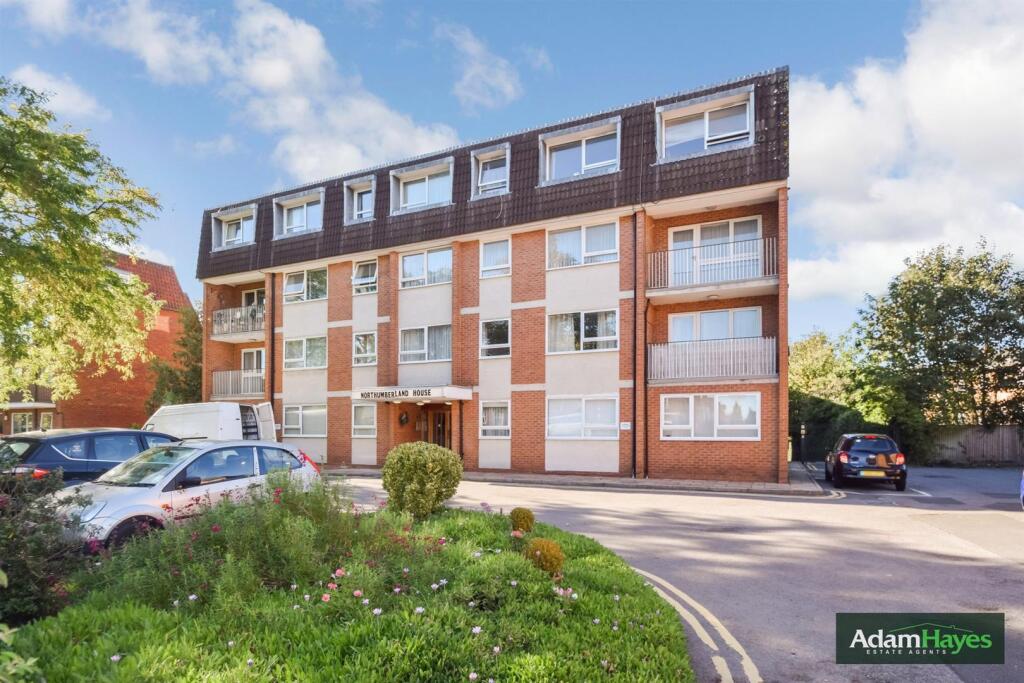 Main image of property: Ballards Lane, Finchley, N3