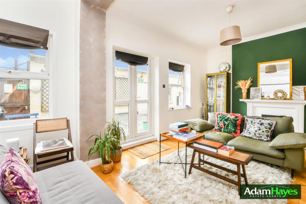 Main image of property: Princes Avenue, Finchley Central, N3