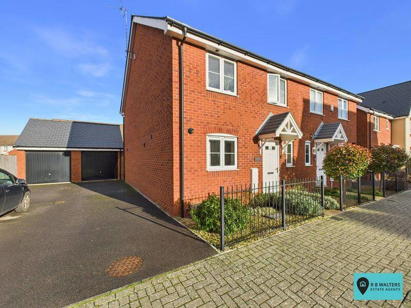 Main image of property: Cottonwood Grove, Brockworth