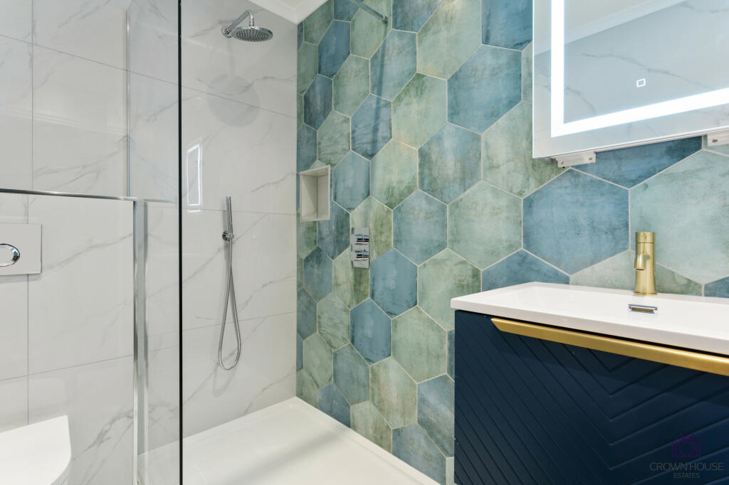 Additional property image - Livingstone Road, Surrey, CR7