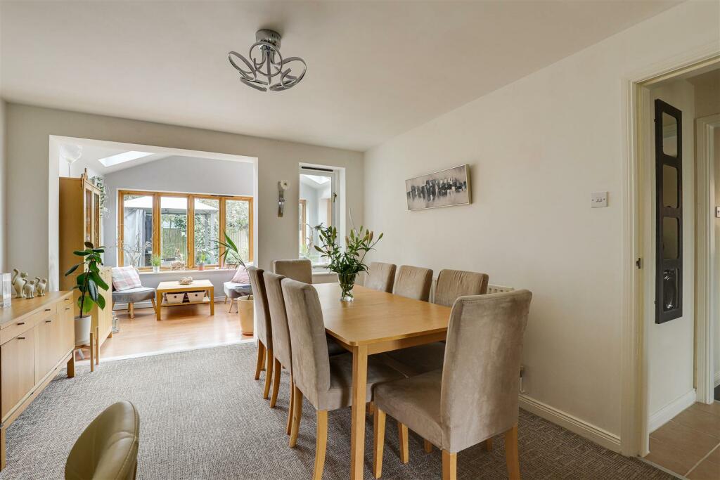 4 bedroom detached house for sale in Douglas Road, Long Eaton