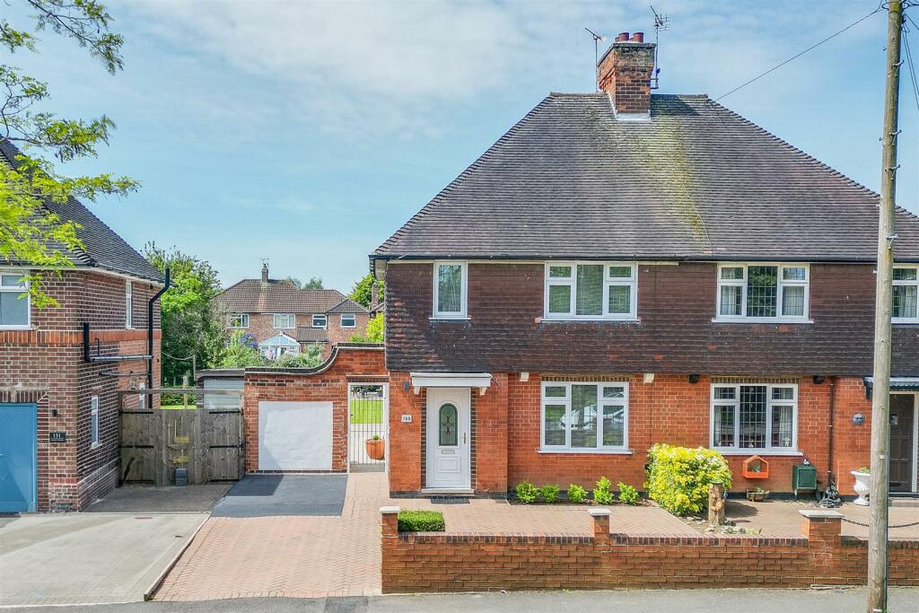 3 bedroom semidetached house for sale in Spinney Crescent, Toton