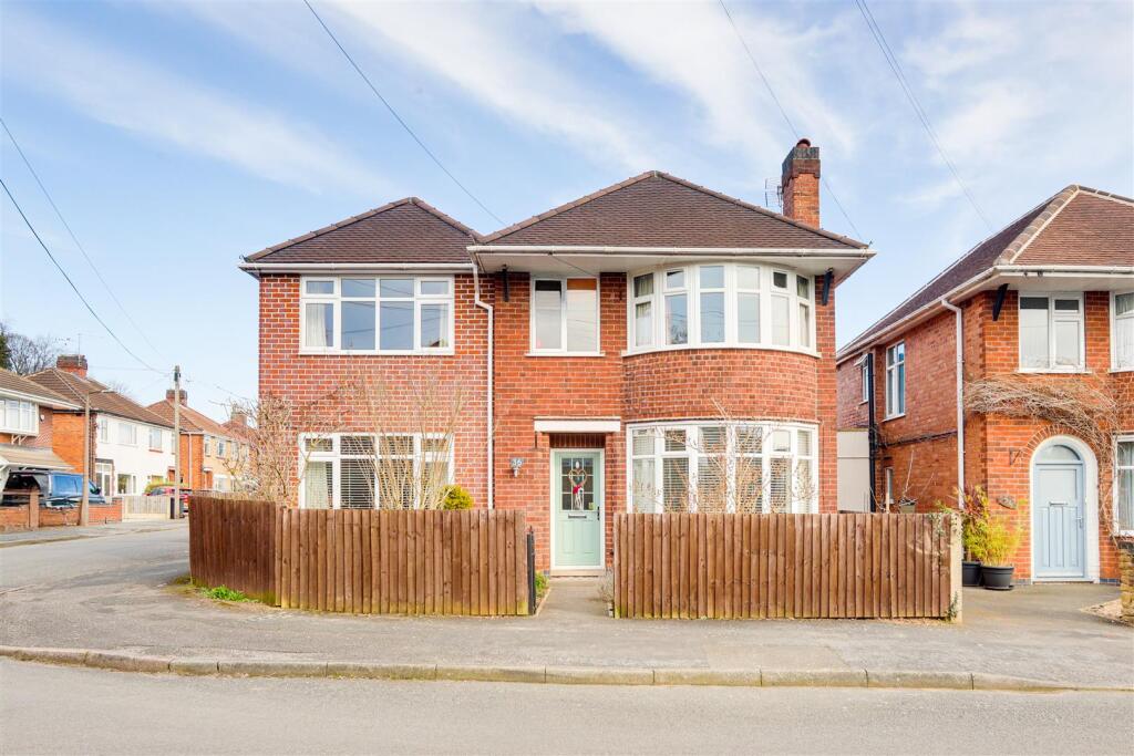 Main image of property: Kingrove Avenue, Beeston, Nottinghamshire, NG9 4DQ