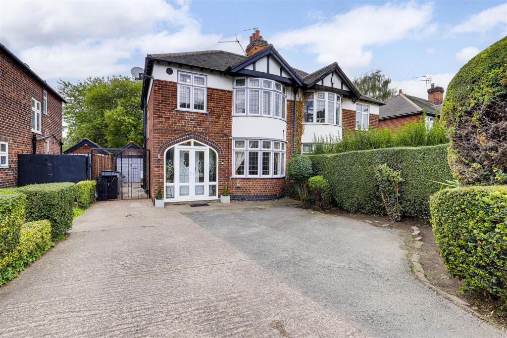 Main image of property: Derby Road, Beeston, Nottinghamshire, NG9 2TB