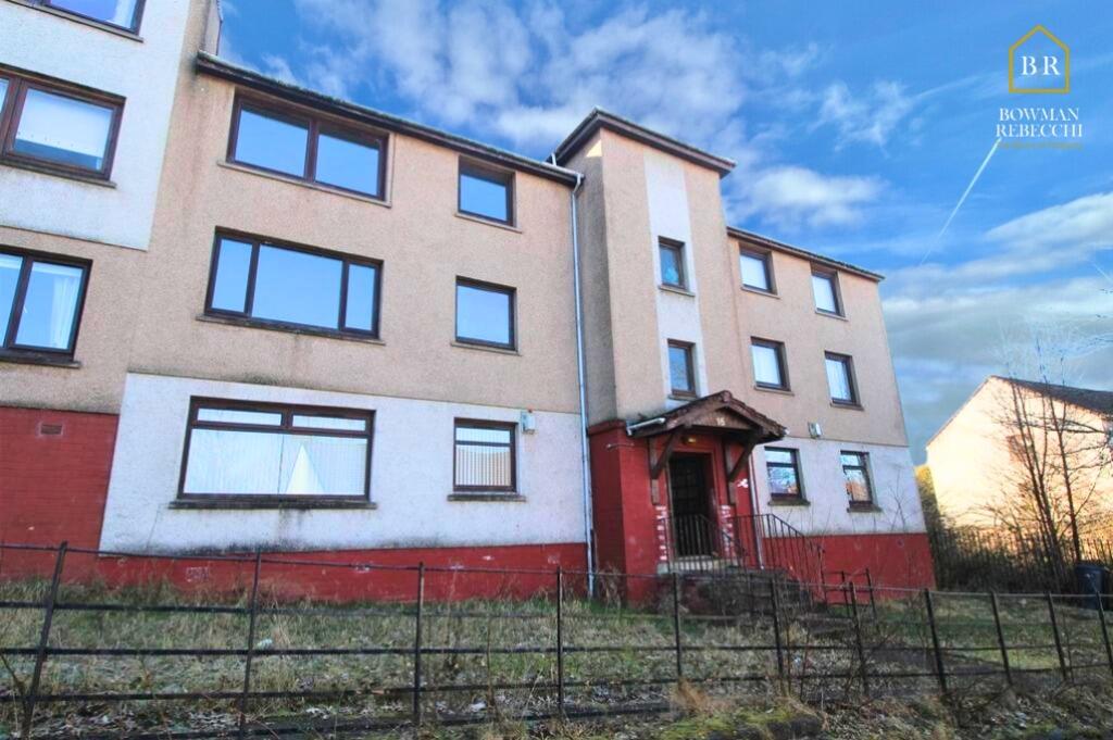 3 bedroom flat for sale in Kilcreggan View, Inverclyde, Greenock, PA15