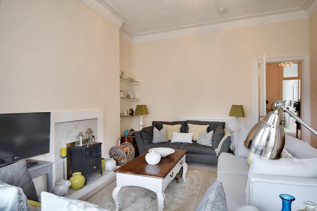 2 bedroom flat for sale in Binnie Street, Inverclyde, Gourock, PA19