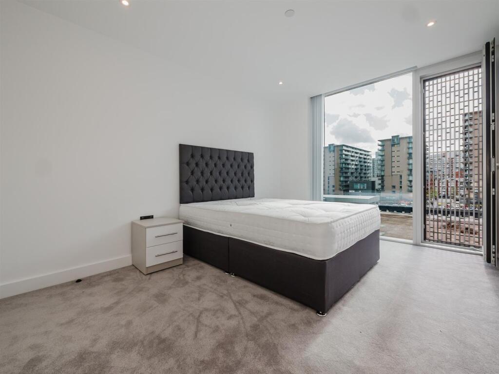 Main image of property: Colliers St, Manchester