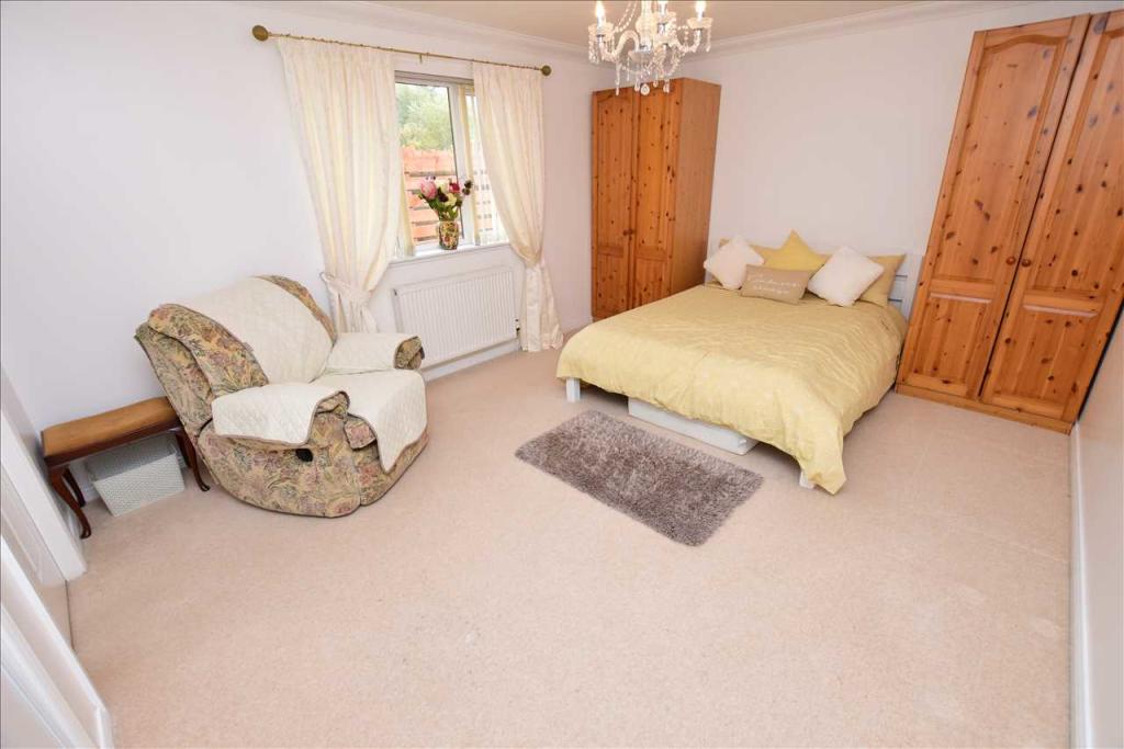3 bedroom bungalow for sale in Boghall Road, Carluke, ML8