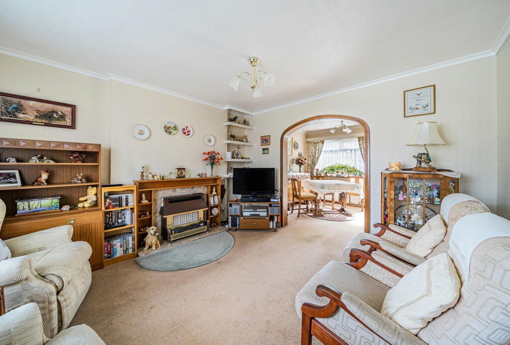 2 bedroom detached house for sale in Reeve Road, Reigate, Surrey, RH2