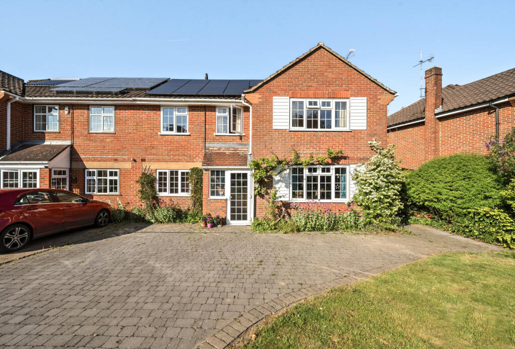 Main image of property: Carlton Road, Redhill, Surrey, RH1