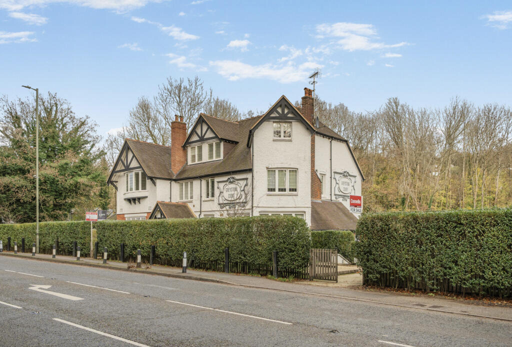 Main image of property: London Road North, Merstham, Redhill, Surrey, RH1