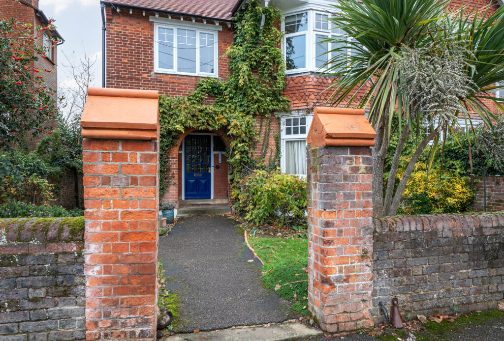 Main image of property: Smoke Lane, Reigate, Surrey, RH2