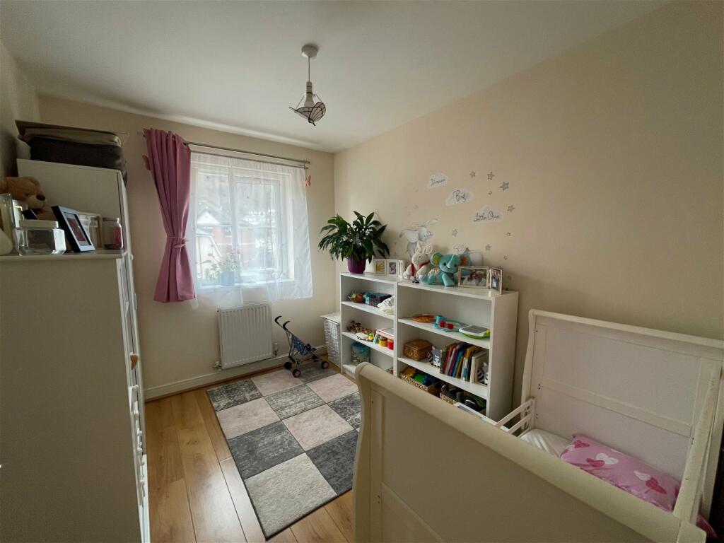 2 bedroom flat for sale in Station Road, Abercynon, Mountain Ash, CF45
