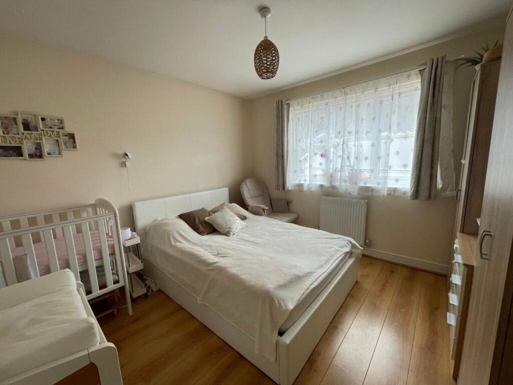 2 bedroom flat for sale in Station Road, Abercynon, Mountain Ash, CF45