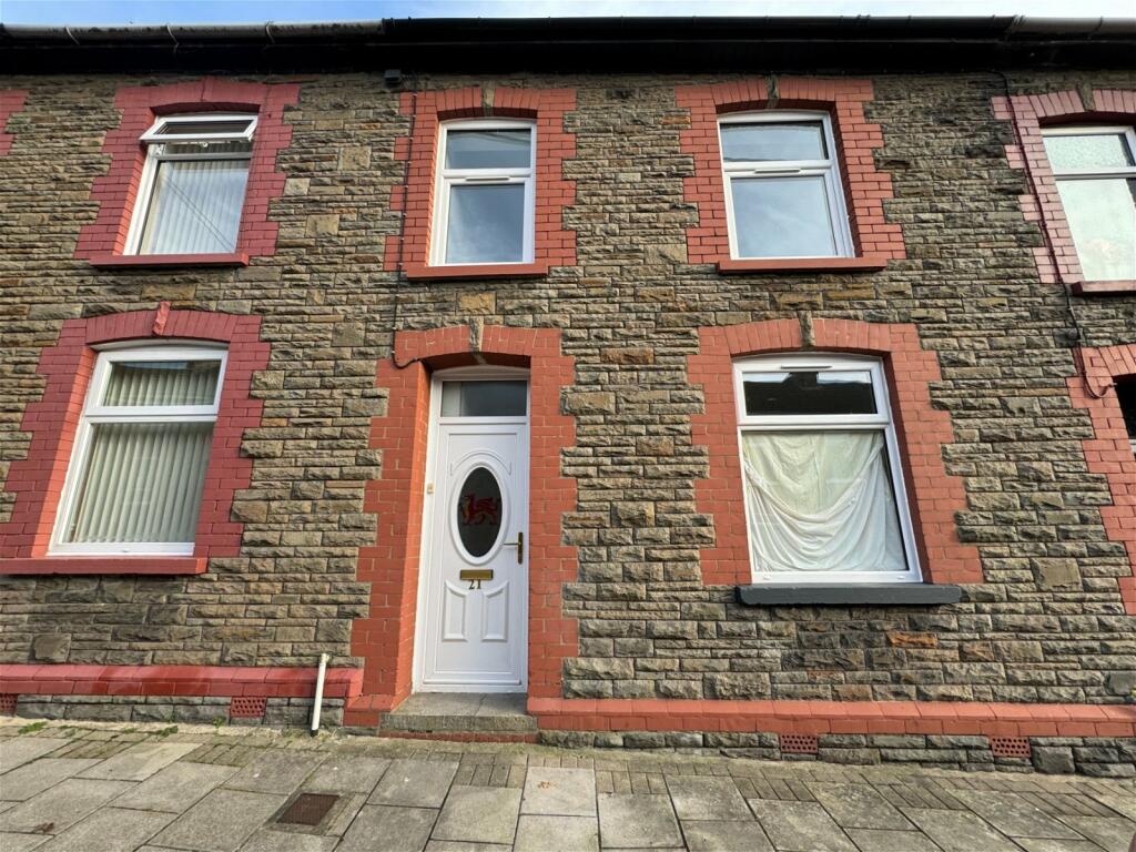 3 bedroom terraced house for sale in Thomas Street, Trethomas