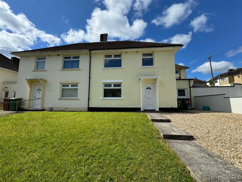 3 bedroom semidetached house for sale in HeolyNant, Bryncenydd